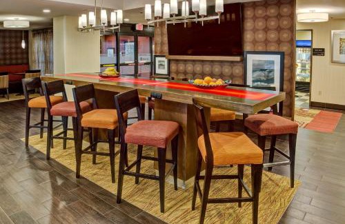 Baytown Hotel | Discover Hampton Inn Houston Baytown with Pool & Family Perks