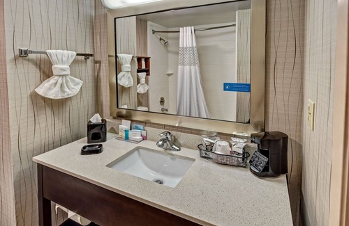 Baytown Hotel | Discover Comfort at Hampton Inn Houston Baytown with Pool