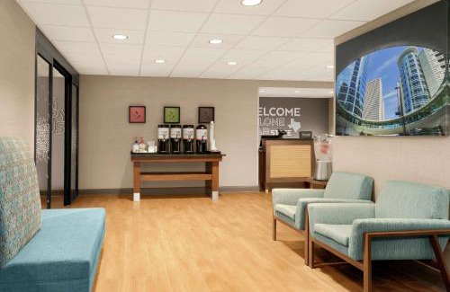 Southeast Houston Hotel | Pet-Friendly Comfort at Hampton Inn Houston Hobby Airport