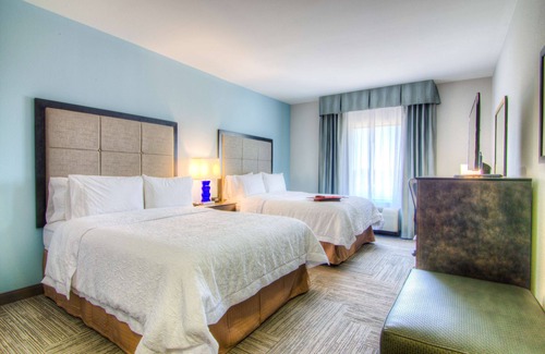North Shore Hotel | Comfortable Stay at Hampton Inn Houston I-10 East with Pool