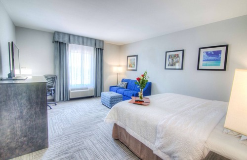 North Shore Hotel | Comfortable Stay at Hampton Inn Houston I-10 East with Pool