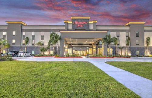 El Lago Hotel | Explore Hampton Inn Houston Near NASA with Family-Friendly Amenities