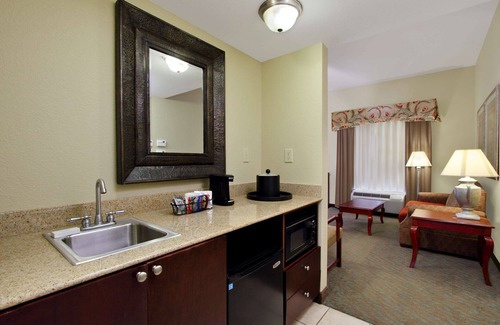 Jasper Hotel | Discover Hampton Inn Jasper: Family-Friendly & Pool Access