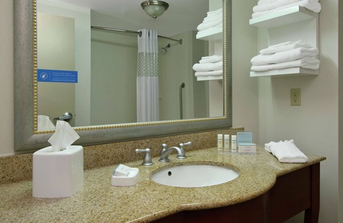 Jasper Hotel | Discover Hampton Inn Jasper: Family-Friendly & Pool Access
