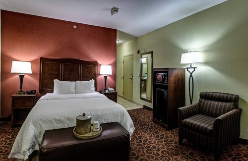 Junction City Hotel | Discover Hampton Inn Junction City: Rated 9.2/10 with Spa