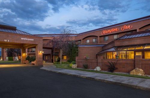 Kalispell Hotel | Pet-Friendly Hampton Inn Kalispell with Pool & Hot Tub