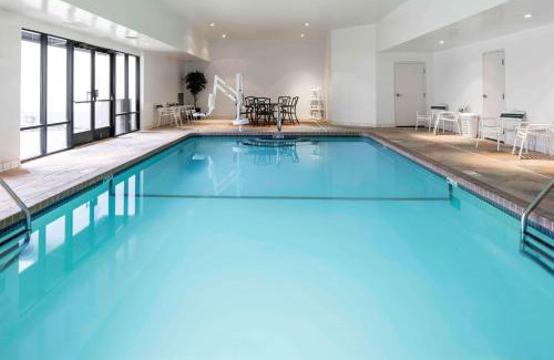 Shawnee Hotel | Hampton Inn Kansas City/Shawnee Mission
