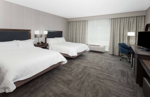 West Kennebunk Hotel | Exceptional Stay at Hampton Inn Kennebunk with Pool & Dining
