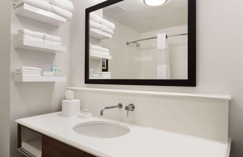 Tri-Cities Hotel | Discover Comfort at Hampton Inn Kennewick - Guest Rated 9.4