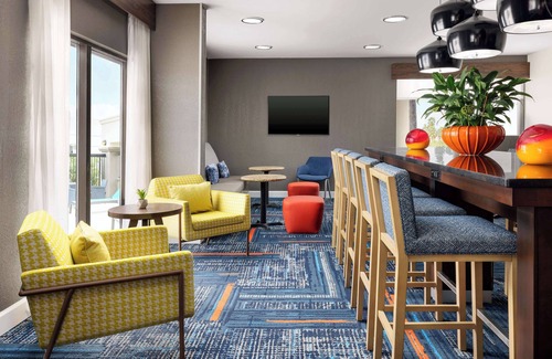 Bonanza Hotel | Relaxing Stay at Hampton Inn Laredo with Pool & Spa