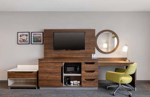 North Las Vegas Hotel | Top-Rated Hampton Inn Las Vegas North Speedway with Pool