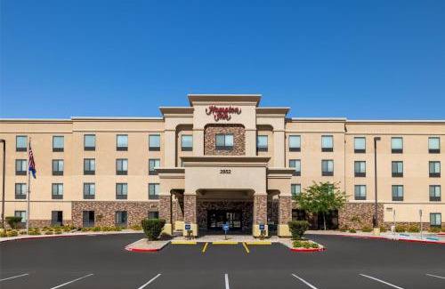 North Las Vegas Hotel | Pet-Friendly Stay at Hampton Inn Las Vegas/North Speedway