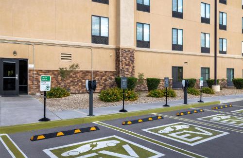 North Las Vegas Hotel | Pet-Friendly Stay at Hampton Inn Las Vegas/North Speedway