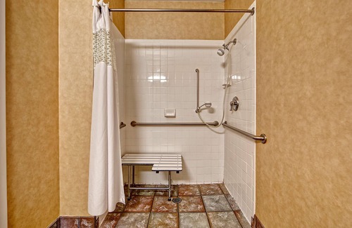 Laurinburg Hotel | Inviting Hampton Inn Laurinburg: Guest Rated 8.4/10