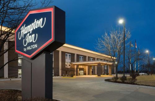 Deerfield Hotel | Ideal Hampton Inn Lawrence: Pet-Friendly with Pool & Ocean View