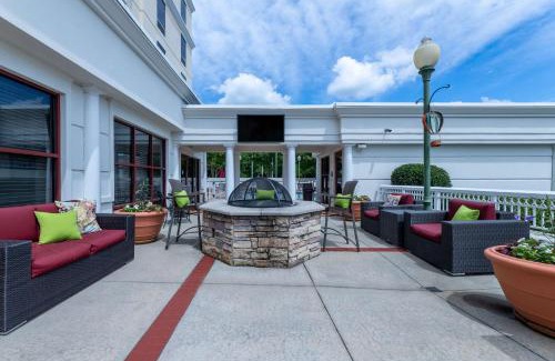 Lawrenceville Hotel | Pet-Friendly Hampton Inn Lawrenceville with Pool & Breakfast