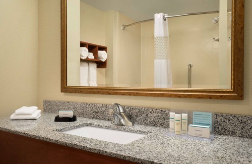 Weissport East Hotel | Guest Favorite: Hampton Inn Lehighton-Jim Thorpe with Spa