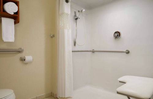 Weissport East Hotel | Guest Favorite: Hampton Inn Lehighton-Jim Thorpe with Spa