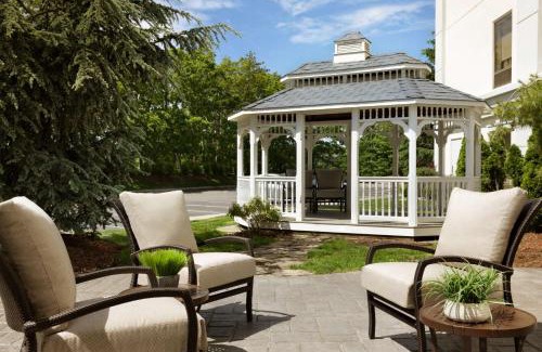 Farmingville Hotel | Discover Hampton Inn Long Island-Brookhaven with Ocean Views