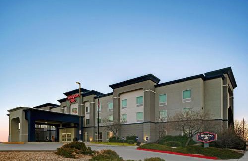 Lordsburg Hotel | Pet-Friendly Retreat at Hampton Inn Lordsburg, Rated 8.6/10
