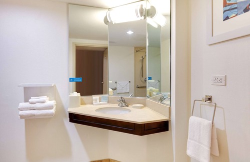 Harbor Hotel | Comfortable Stay at Hampton Inn Carson/Torrance with Pool