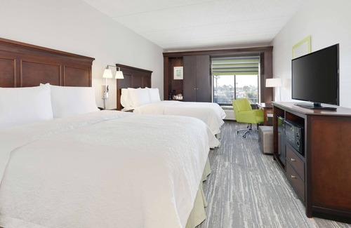 Harbor Hotel | Comfortable Stay at Hampton Inn Carson/Torrance with Pool