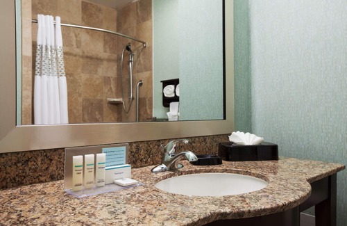 Hawthorne Hotel | Comfortable Stay at Hampton Inn near LAX with Great Amenities