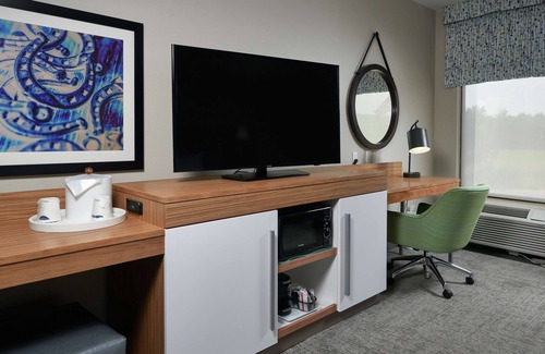 Hillview Hotel | Explore Hampton Inn Louisville I-65: Rated 8.8 & Family-Friendly