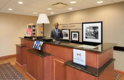 Macomb Hotel | Discover Hampton Inn Macomb: Top-Rated Comfort & Amenities