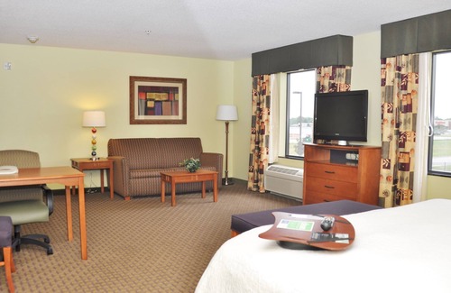 Macomb Hotel | Top-Rated Hampton Inn Macomb with Family-Friendly Amenities