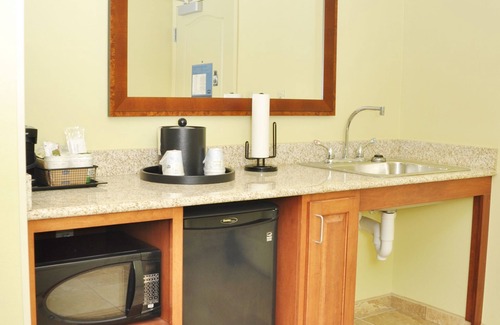 Macomb Hotel | Top-Rated Hampton Inn Macomb with Family-Friendly Amenities