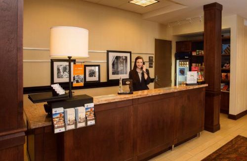 Upper Peninsula Hotel | Explore Hampton Inn Marquette-Waterfront with Ocean Views