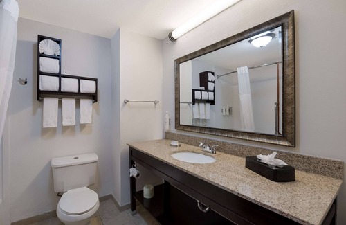 Marshall Hotel | Discover Comfort at Hampton Inn Marshall with Pool & Spa