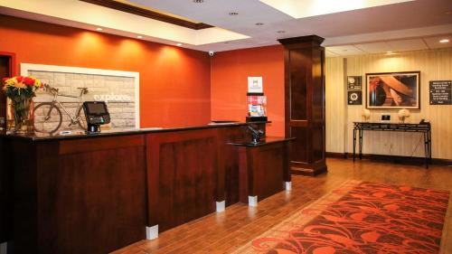 Matamoras Hotel | Pet-Friendly Getaway at Hampton Inn Matamoras - 8.5/10 Rating