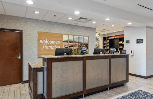 Cortez Hotel | Discover Hampton Inn Mesa Verde: Family-Friendly Retreat