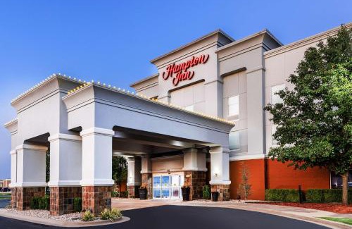 Miami Hotel | Discover Hampton Inn Miami: Pet-Friendly with Ocean Views