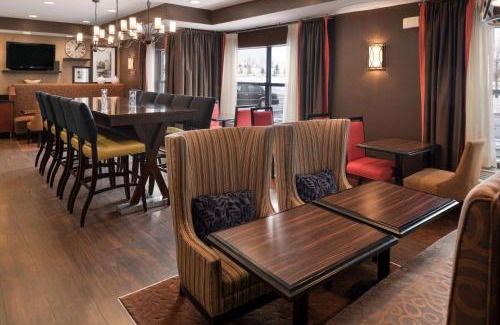 Woodbury Hotel | Pet-Friendly Hampton Inn Minneapolis St. Paul-Woodbury