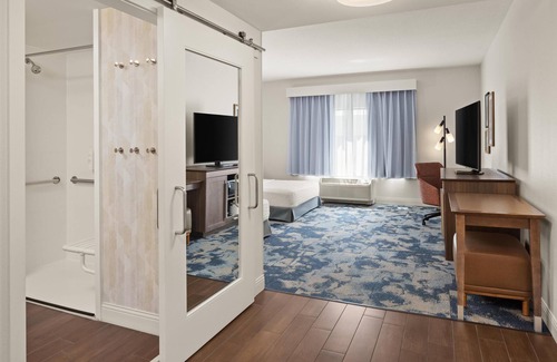 Roseville Hotel | Exceptional Amenities at Hampton Inn Minneapolis-Roseville