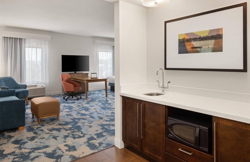 Roseville Hotel | Exceptional Amenities at Hampton Inn Minneapolis-Roseville
