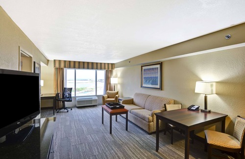Daphne Hotel | Relax at Hampton Inn Mobile-East Bay/Daphne with Great Amenities