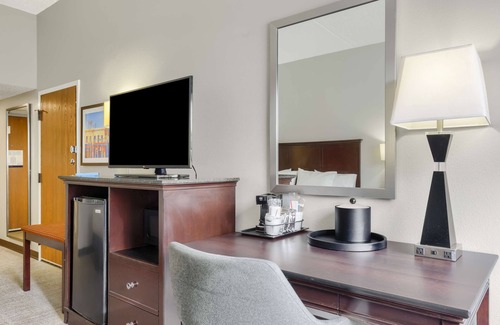 Tillmans Corner Hotel | Comfortable Stay at Hampton Inn Mobile Near Bellingrath Gardens