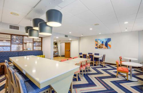 Tillmans Corner Hotel | Ideal Stay at Hampton Inn Mobile-I-10, Near Bellingrath Gardens