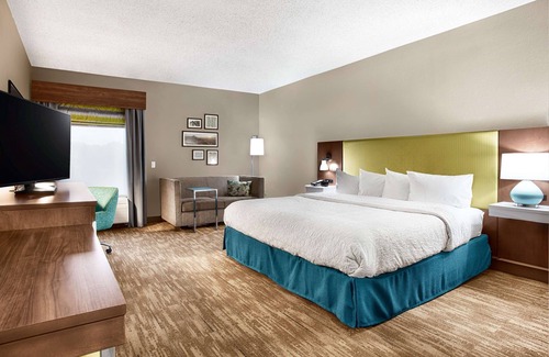 Morganton Hotel | Exceptional Stay at Hampton Inn Morganton with Pool & Dining