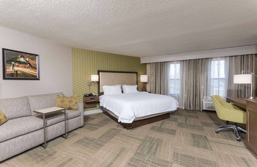 Mount Pleasant Hotel | Relaxing Stay at Hampton Inn Mt. Pleasant with Pool & Spa