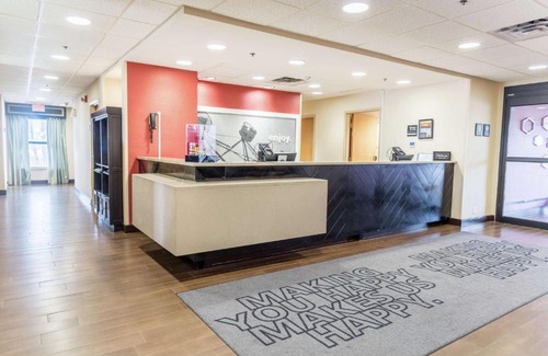 Norton Shores Hotel | Comfortable Stay at Hampton Inn Muskegon with Pool Access
