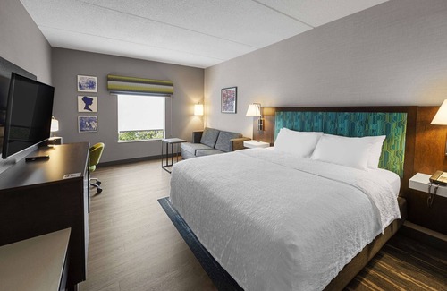 Nanuet Hotel | Relax at Hampton Inn Nanuet with Pool & Family-Friendly Amenities