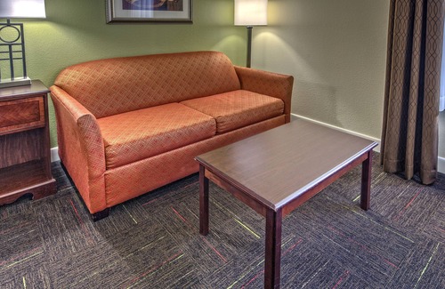 New Bern Hotel | Experience Comfort at Hampton Inn New Bern with Pool & Dining