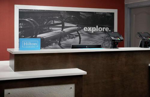 Downtown Niagara Falls Hotel | Enjoy Pet-Friendly Comfort at Hampton Inn Niagara Falls