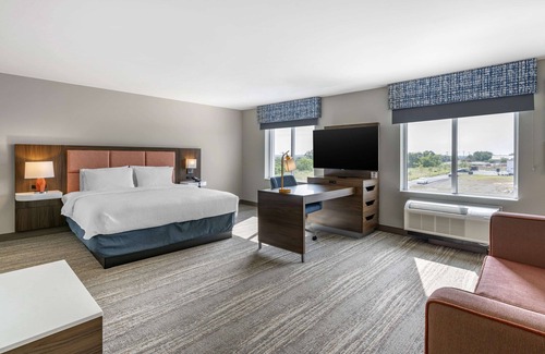 Nicholasville Hotel | Discover Hampton Inn Nicholasville with Pool & Family Amenities