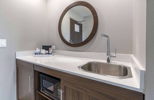 Nicholasville Hotel | Discover Hampton Inn Nicholasville with Pool & Family Amenities
